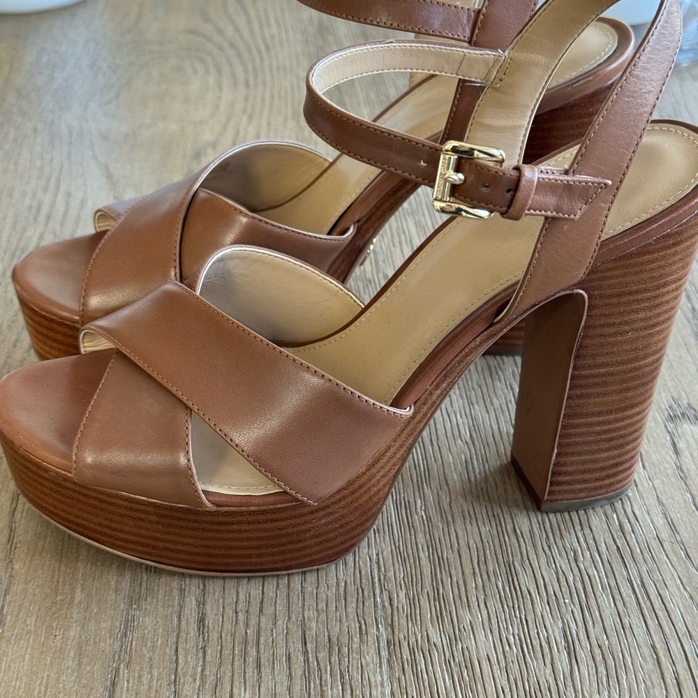 Michael Kors Platform Sandals in Luggage Brown size 9 - Picture 3 of 9